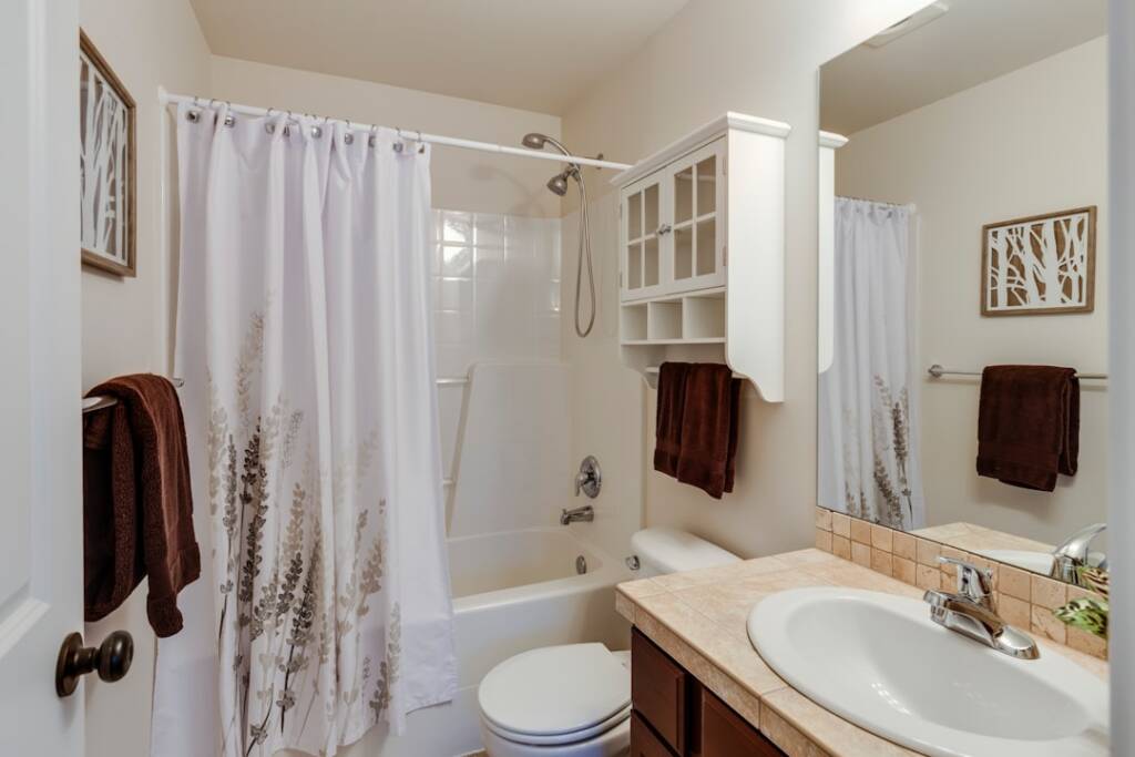 How To Plan A Bathroom Remodel Brooklyn: How to Remodel Your Bathroom for Resale in Brooklyn
