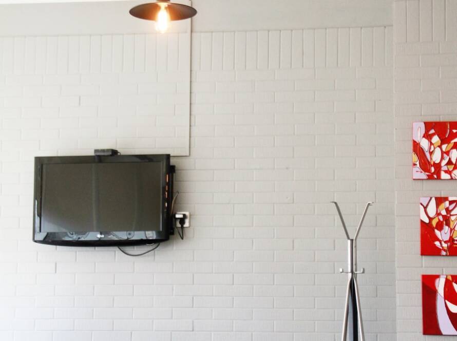 Small Basement Renovation: Cozy Finishes That Add Warmth to Brooklyn Basements