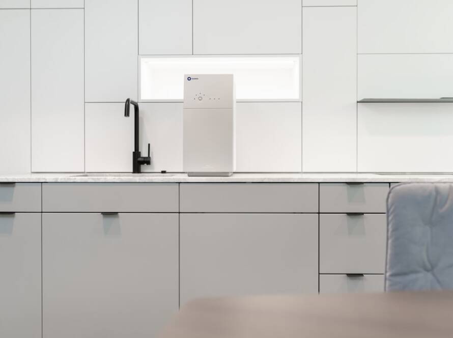 Bathroom Remodeling Team: Smart Fixtures That Save Water and Look Amazing