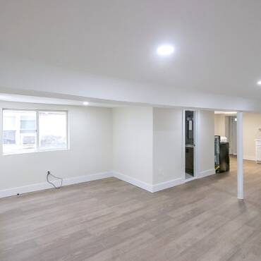 1034 Crawford