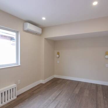 1034 Crawford