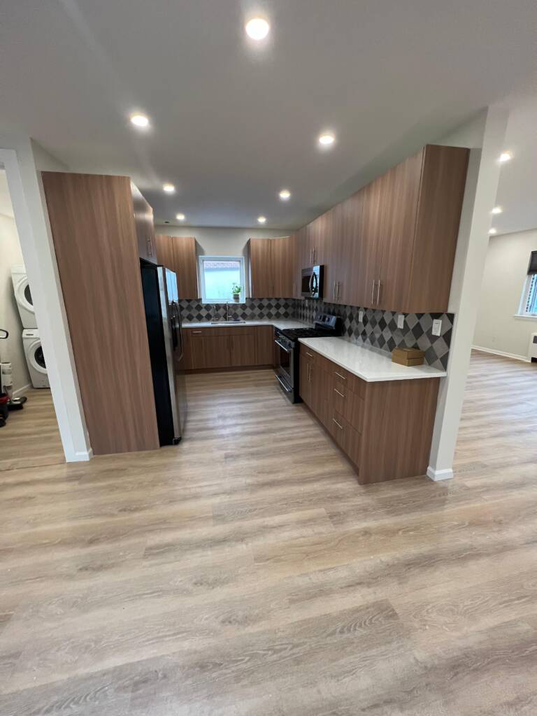1439 East 4th Street
