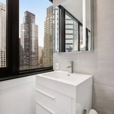 224 East 52nd